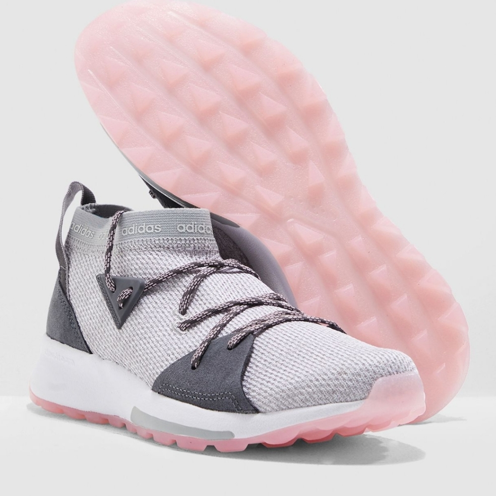 Adidas clouddfoam quesa sneakers